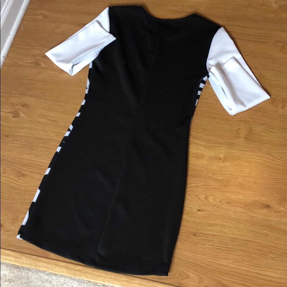 Black and White Mini Dress Size Medium - Picture 2 of 7